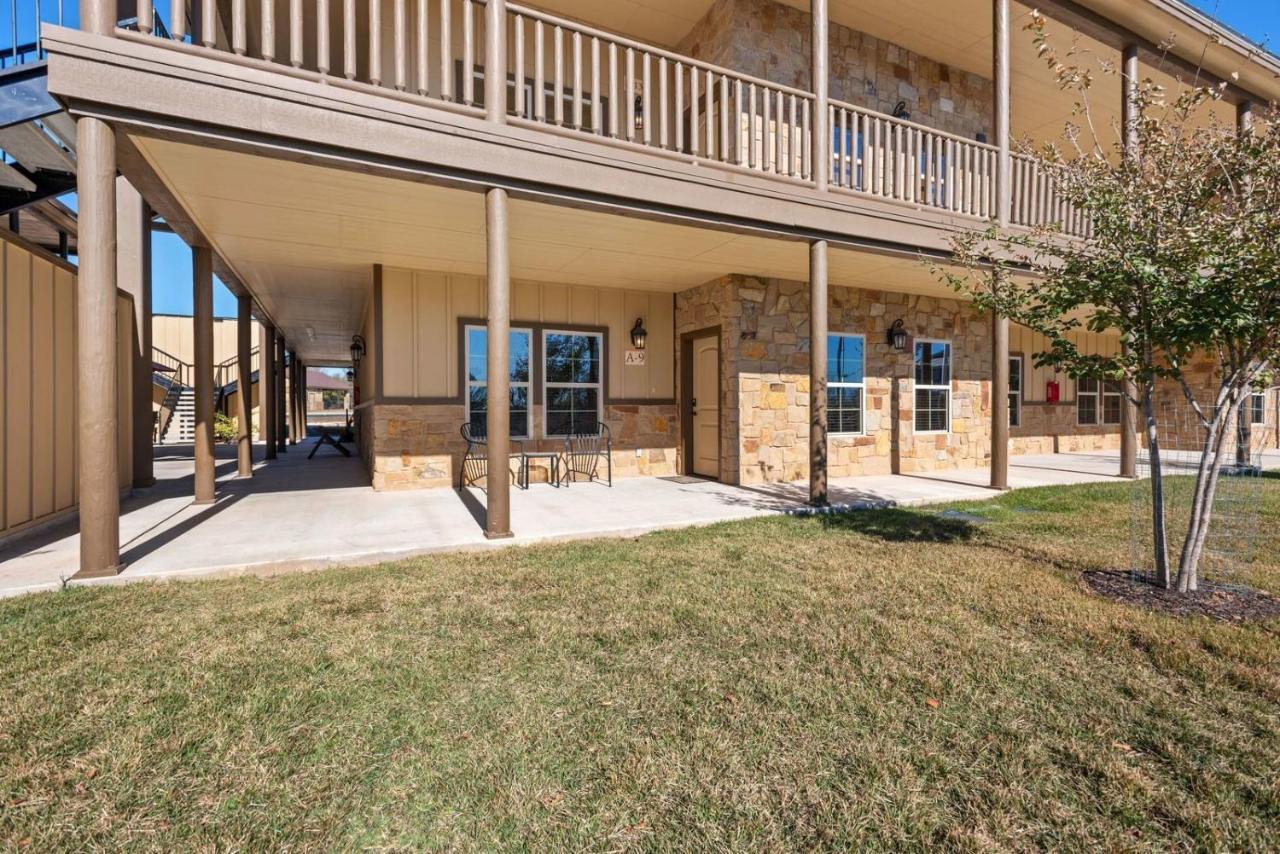 ניו בראונפלס Old Mill Resort מראה חיצוני תמונה