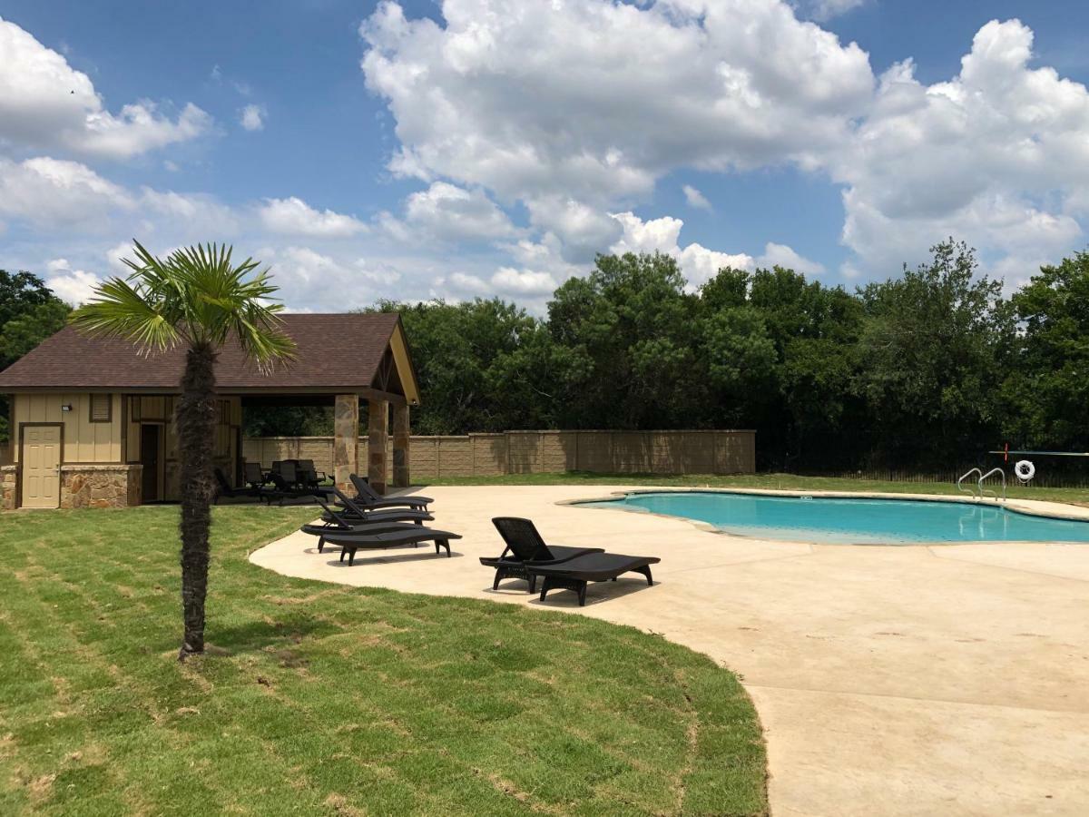 ניו בראונפלס Old Mill Resort מראה חיצוני תמונה